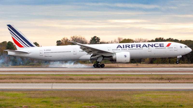 Photo of F-GSQA - Air France Boeing 777-300ER at IAH on AeroXplorer Aviation Database