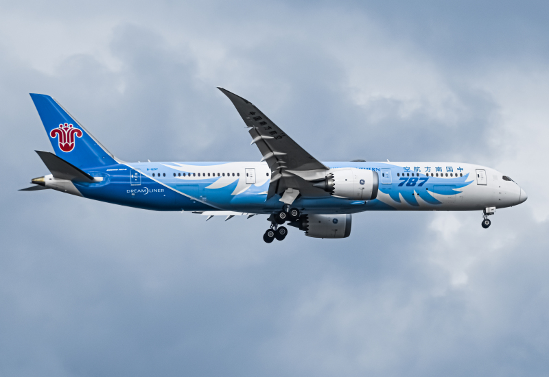Photo of B-1297 - China Southern Airlines Boeing 787-9 at SIN on AeroXplorer Aviation Database