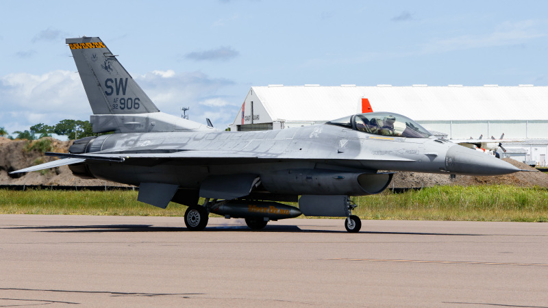 Photo of 92-3906 - USAF - United States Air Force General Dynamics F-16 Fighting Falcon at PIE on AeroXplorer Aviation Database