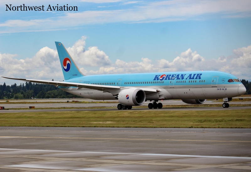 Photo of HL8084 - Korean Air Boeing 787-9 at SEA on AeroXplorer Aviation Database