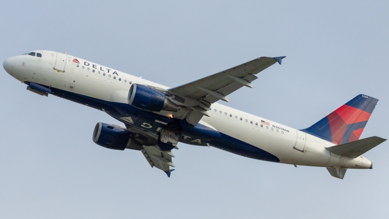 Photo of N369NW - Delta Airlines Airbus A320 at DAB on AeroXplorer Aviation Database