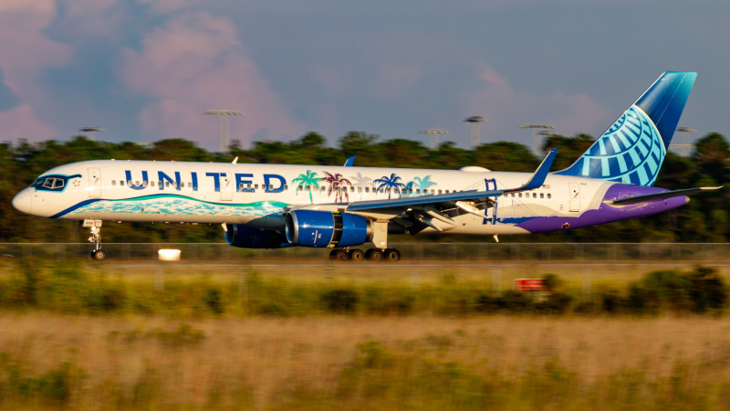 Photo of N14106 - United Airlines Boeing 757-200 at MCO on AeroXplorer Aviation Database