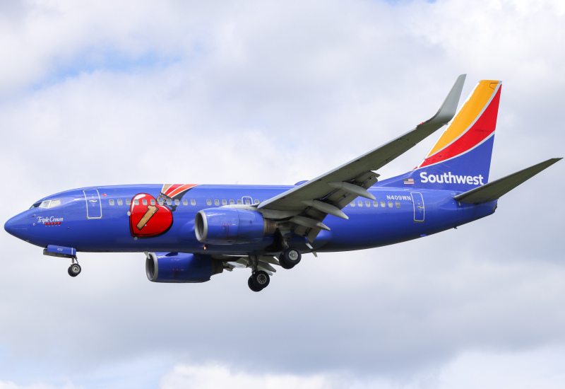 Photo of N409WN - Southwest Airlines Boeing 737-700 at BWI on AeroXplorer Aviation Database