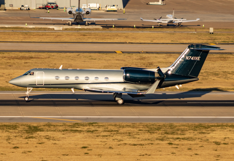 Photo of N741VE - PRIVATE Gulfstream IV at DAL on AeroXplorer Aviation Database