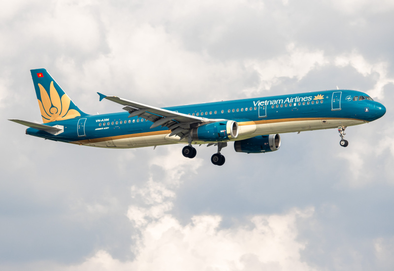 Photo of VN-A396 - Vietnam Airlines Airbus A321-200 at SGN on AeroXplorer Aviation Database