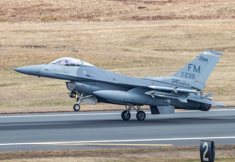 Photo of 87-0239 - USAF - United States Air Force General Dynamics F-16 Fighting Falcon at ACY on AeroXplorer Aviation Database