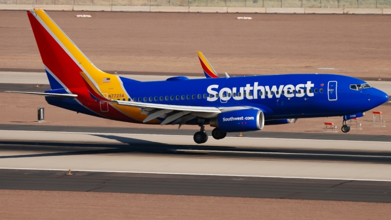 Photo of N7725A - Southwest Airlines Boeing 737-700 at PHX on AeroXplorer Aviation Database