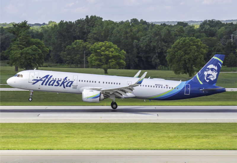 Photo of N925VA - Alaska Airlines Airbus A321NEO at CMH on AeroXplorer Aviation Database