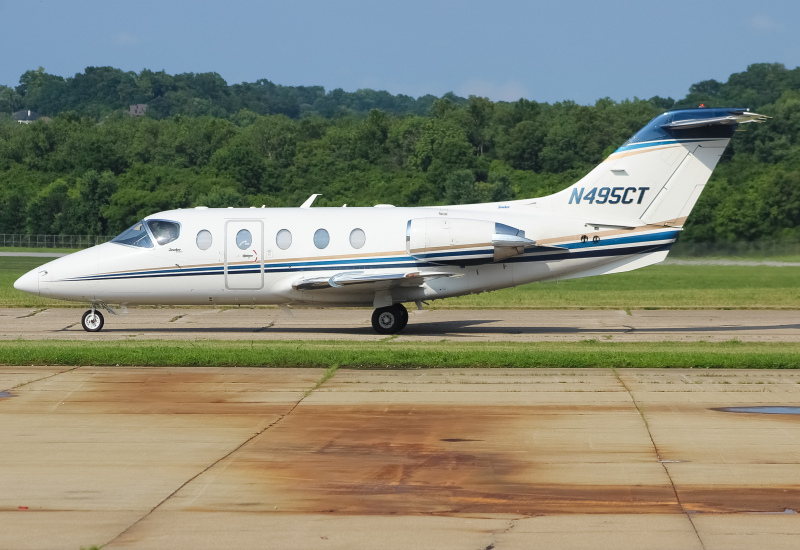 Photo of N495CT - PRIVATE  Hawker Beechcraft 400XP at LUK on AeroXplorer Aviation Database