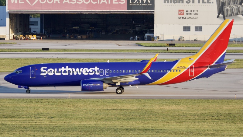 Photo of N8550Q - Southwest Airlines Boeing 737-800 at CMH on AeroXplorer Aviation Database