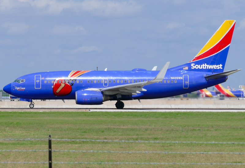 Photo of N409WN - Southwest Airlines Boeing 737-700 at AUS on AeroXplorer Aviation Database