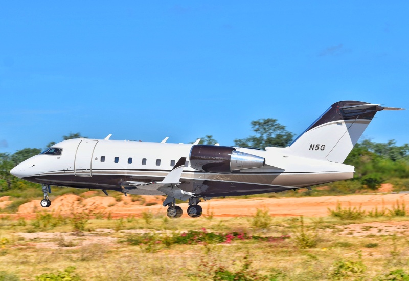 Photo of N5G - PRIVATE Bombardier Challenger 604 at CSL on AeroXplorer Aviation Database