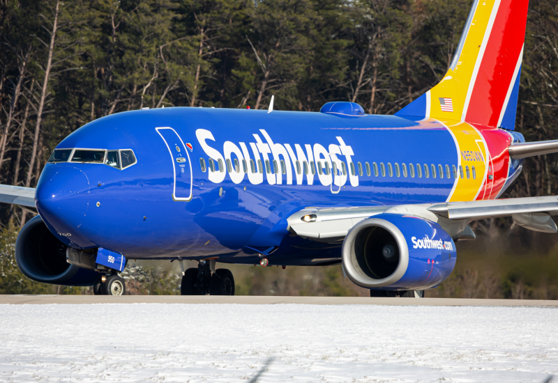 Photo of N950WN - Southwest Airlines Boeing 737-700 at BWI on AeroXplorer Aviation Database