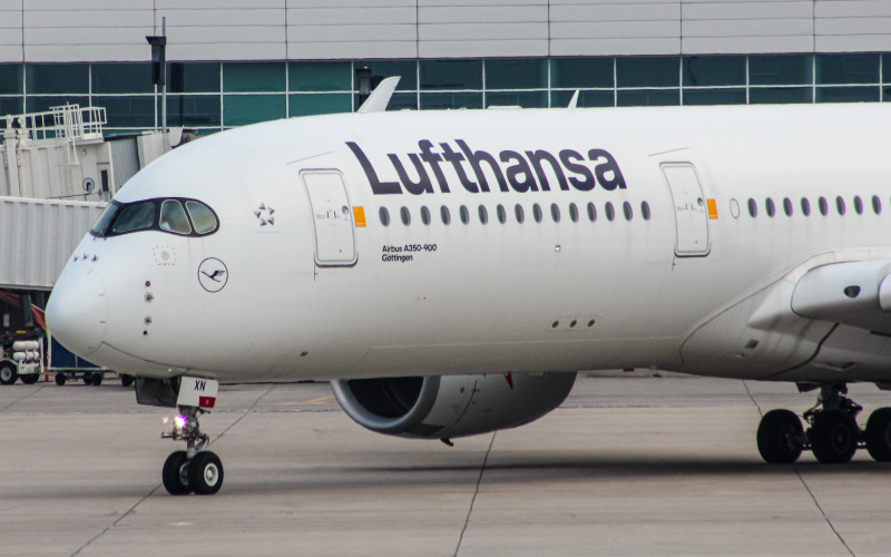 Photo of D-AIXN - Lufthansa Airbus A350-900 at DEN on AeroXplorer Aviation Database