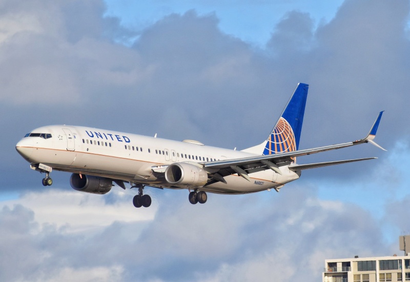Photo of N68821 - United Airlines Boeing 737-900ER at SAN on AeroXplorer Aviation Database