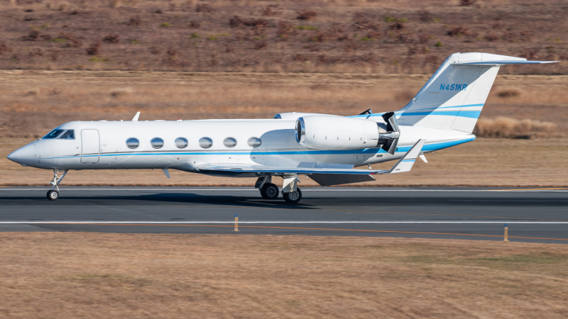 Photo of N451KR - PRIVATE Gulfstream IV at ACY on AeroXplorer Aviation Database