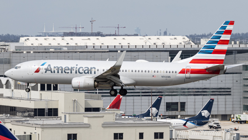 Photo of N906NN - American Airlines Boeing 737-800 at MIA on AeroXplorer Aviation Database