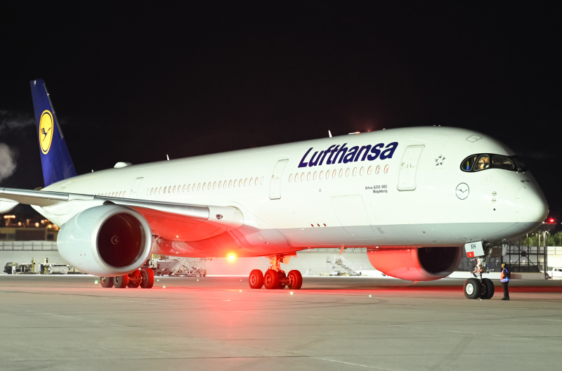 Photo of D-AIXH - Lufthansa Airbus A350-900 at SAN on AeroXplorer Aviation Database