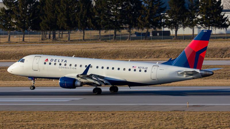 Photo of N213JQ - Delta Connection Embraer E175 at CMH on AeroXplorer Aviation Database