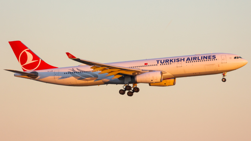 Photo of TC-LOB - Turkish Airlines Airbus A330-200 at LCK on AeroXplorer Aviation Database