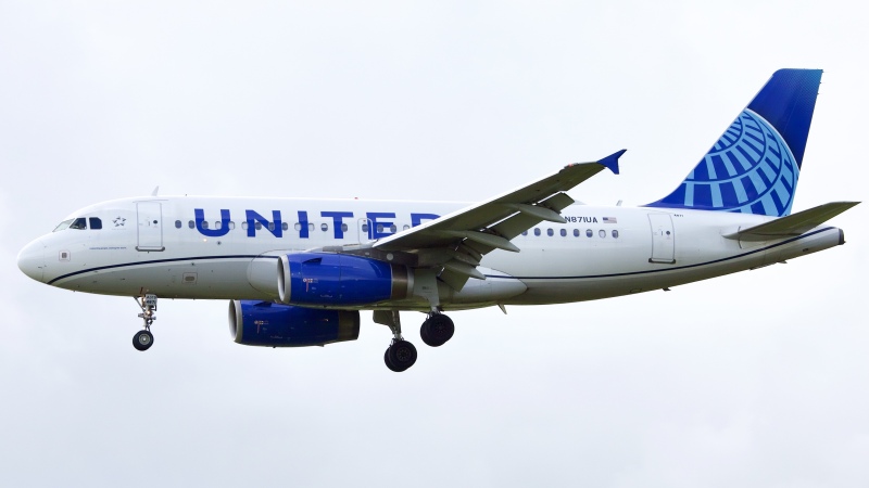 Photo of N871UA - United Airlines Airbus A319 at IAH on AeroXplorer Aviation Database