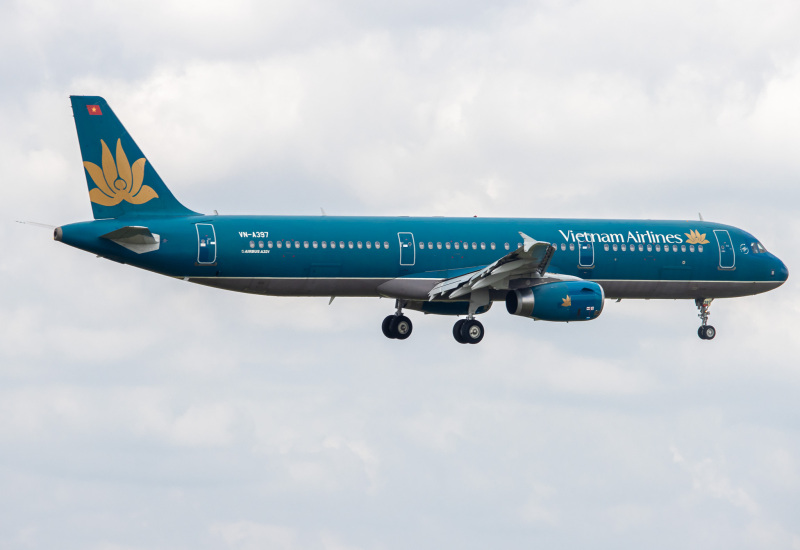 Photo of VN-A397 - Vietnam Airlines Airbus A321-200 at SGN on AeroXplorer Aviation Database