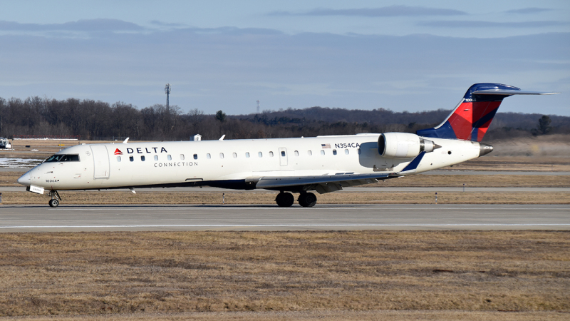 Photo of N354CA - Delta Connection Mitsubishi CRJ-700 at GRR on AeroXplorer Aviation Database