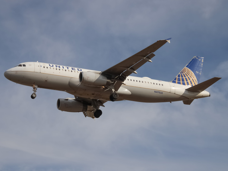 Photo of N491UA - United Airlines Airbus A320 at IAD on AeroXplorer Aviation Database