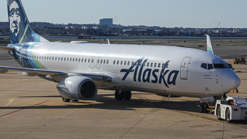 Photo of N588AS - Alaska Airlines Boeing 737-800 at DCA on AeroXplorer Aviation Database