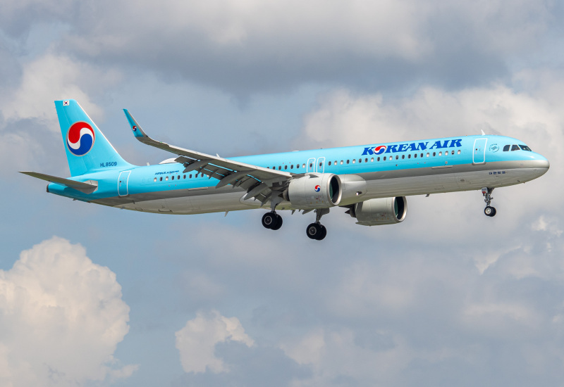 Photo of HL8509 - Korean Air Airbus A321NEO at SGN on AeroXplorer Aviation Database