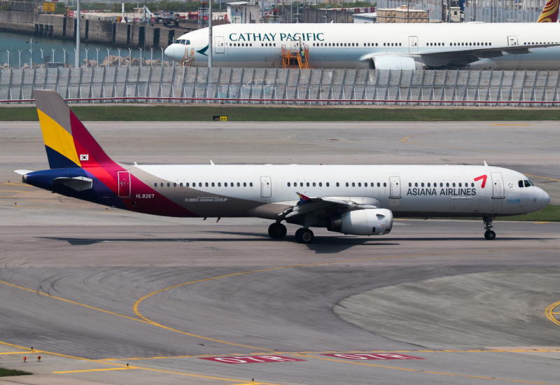 Photo of HL8267 - Asiana Airlines Airbus A321-200 at HKG on AeroXplorer Aviation Database