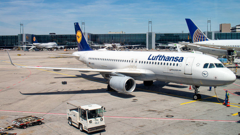 Photo of D-AIUG - Lufthansa Airbus A320 at FRA on AeroXplorer Aviation Database