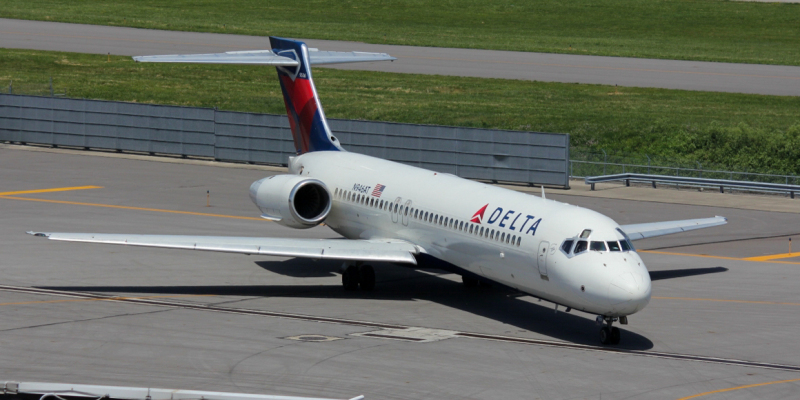 Photo of N946AT - Delta Airlines Boeing 717-200 at CMH on AeroXplorer Aviation Database