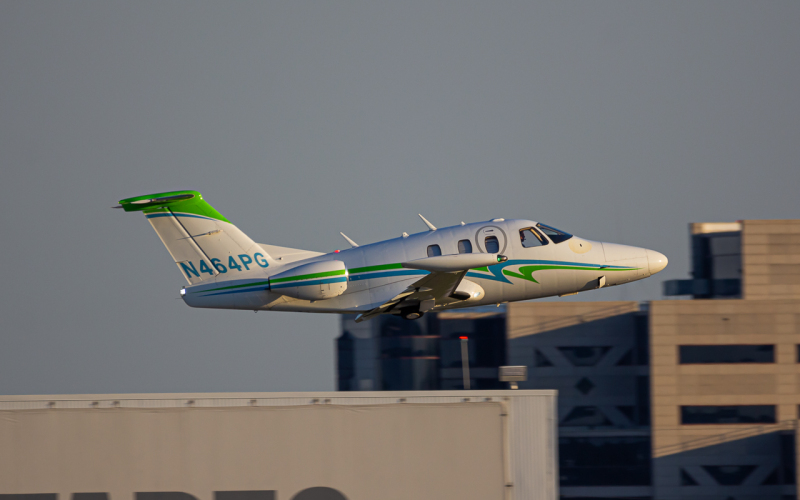 Photo of N464PG - PRIVATE Eclipse EA-500 at CMH on AeroXplorer Aviation Database