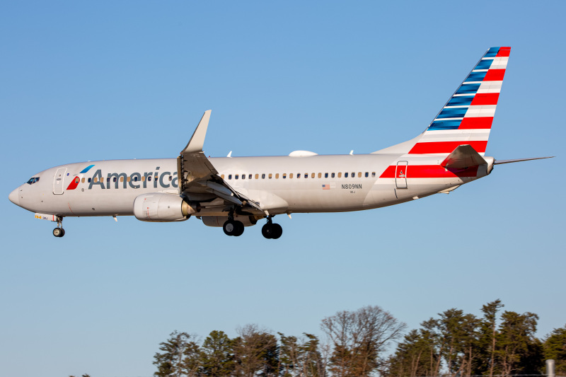Photo of N809NN - American Airlines Boeing 737-800 at BWI on AeroXplorer Aviation Database