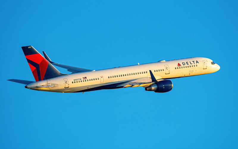 Photo of N707TW - Delta Airlines Boeing 757-200 at SFO on AeroXplorer Aviation Database