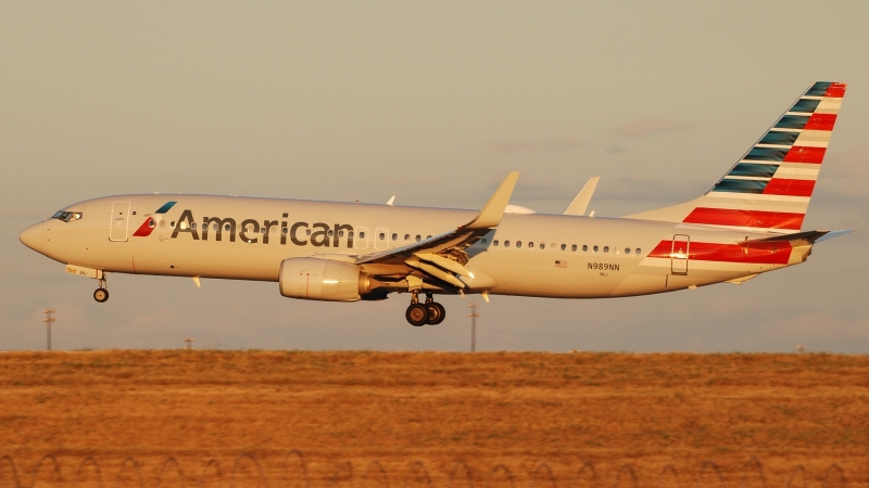 Photo of N989NN - American Airlines Boeing 737-800 at DFW on AeroXplorer Aviation Database