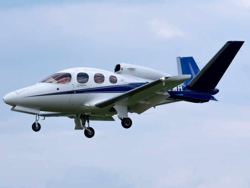 Photo of N696MR - Citizen Aero Inc Cirrus SF50 at GAI on AeroXplorer Aviation Database