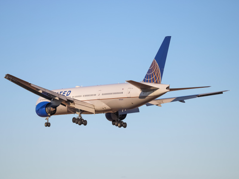 Photo of N216UA - United Airlines Boeing 777-200ER at IAD on AeroXplorer Aviation Database