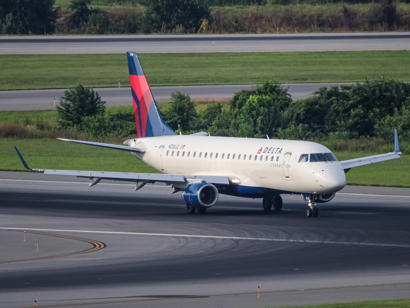 Photo of N206JQ - Delta Connection Embraer E175 at BWI on AeroXplorer Aviation Database