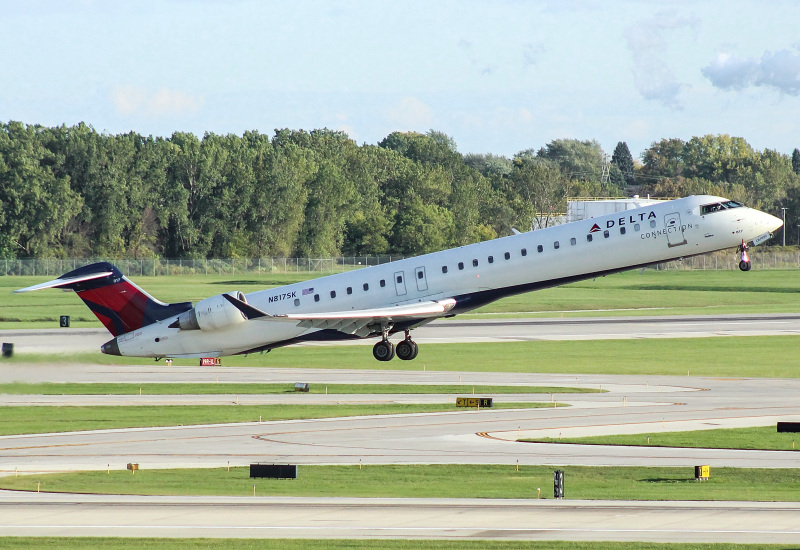 Photo of N817SK - Delta Connection Mitsubishi CRJ-900 at MKE on AeroXplorer Aviation Database