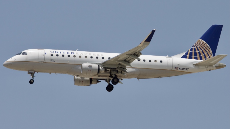 Photo of N208SY - United Express Embraer E175 at IAH on AeroXplorer Aviation Database