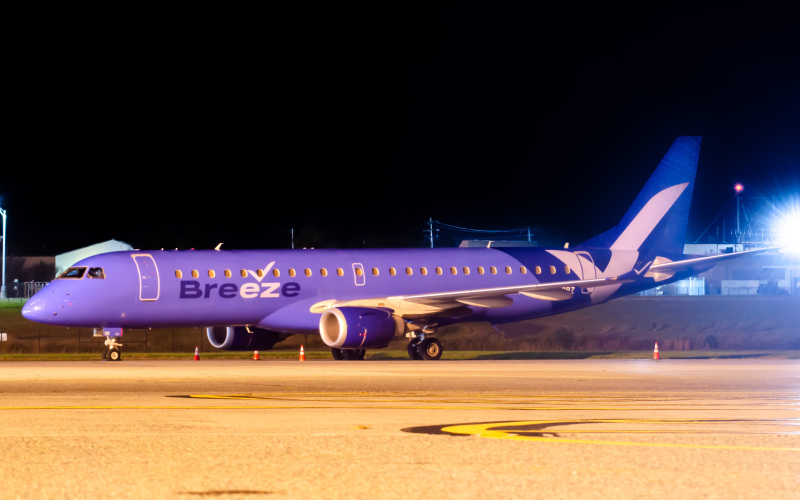 Photo of N110BZ - Breeze Airways Embraer E190 at ACY on AeroXplorer Aviation Database