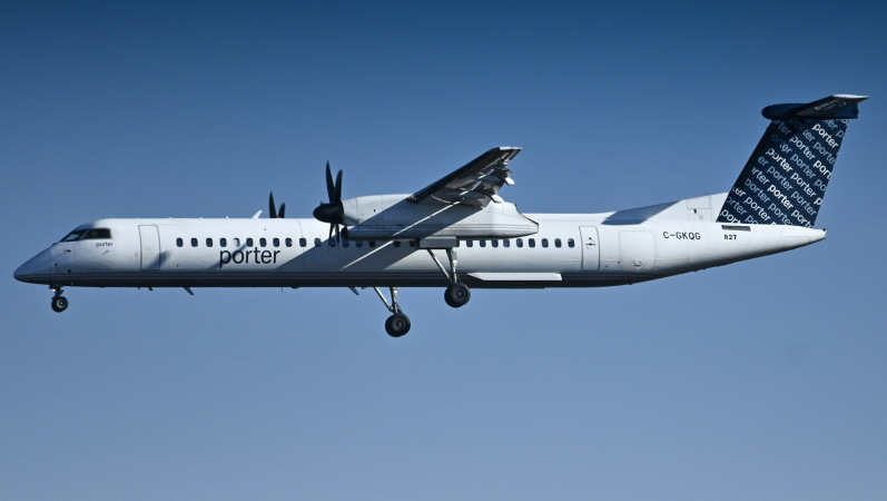 Photo of C-GKQG - Porter Airlines De Havilland Dash-8 q400 at IAD on AeroXplorer Aviation Database