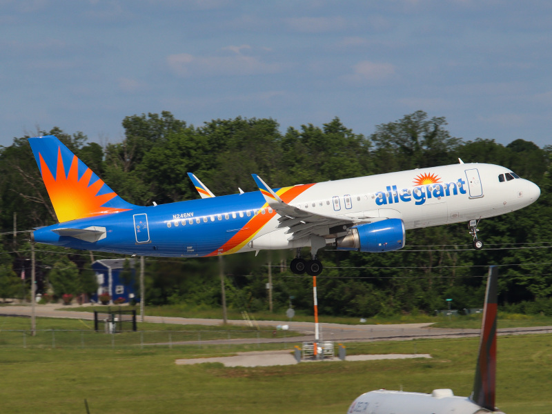 Photo of N246NV - Allegiant Air Airbus A320 at CVG on AeroXplorer Aviation Database