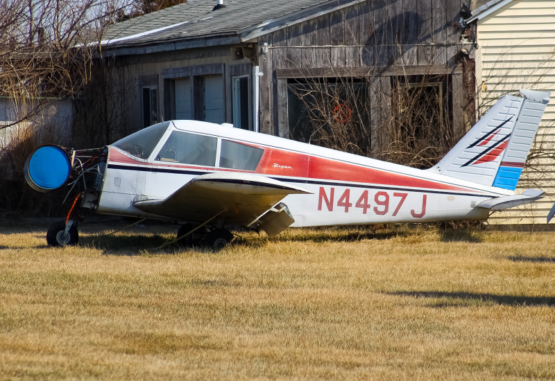 Photo of N4497J - PRIVATE  Piper PA-28 at 40I on AeroXplorer Aviation Database