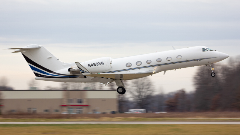 Photo of N489VR - PRIVATE Gulfstream IV at DLZ on AeroXplorer Aviation Database