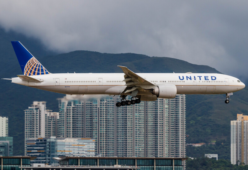 Photo of N2737U - United Airlines Boeing 777-300ER at HKG on AeroXplorer Aviation Database
