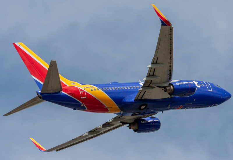 Photo of N7853B - Southwest Airlines Boeing 737-700 at IAH on AeroXplorer Aviation Database