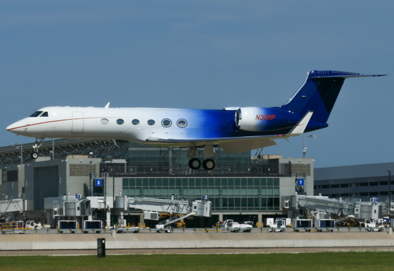 Photo of N32RP - PRIVATE Gulfstream V at AUS on AeroXplorer Aviation Database